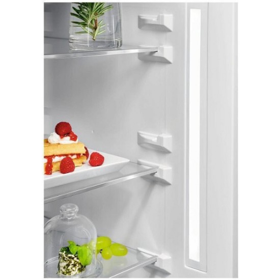 AEG RCB736E7MX Ψυγειοκαταψύκτης 366lt No Frost Υ201xΠ59.5xΒ65cm Inox AEG RCB736E7MX Ψυγειοκαταψύκτης 366lt No Frost Υ201xΠ59.5xΒ65cm Inox